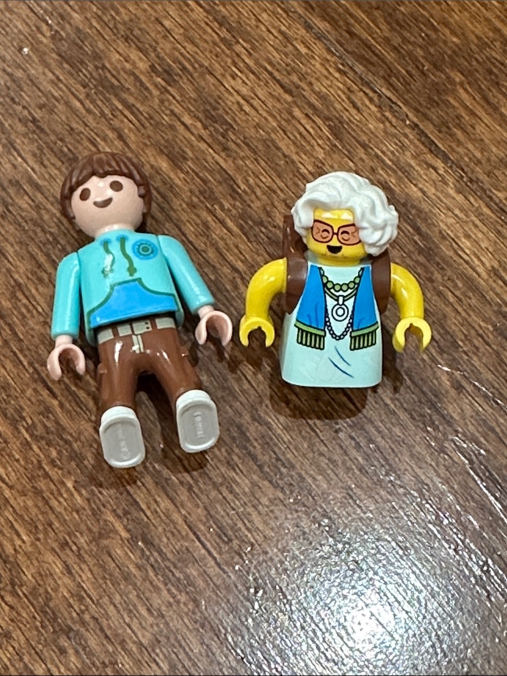 Lego and Playmobil Figure bundle
